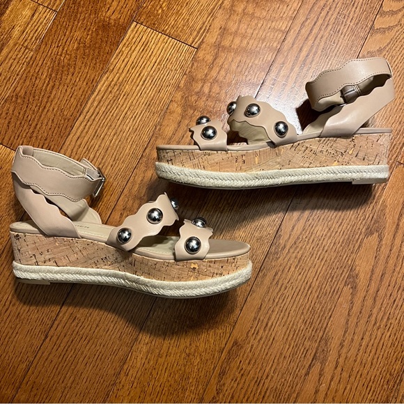 MARC FISHER NWOB Faythe Silver Studded Platform Sandals 7.5 M Tan - Picture 9 of 9